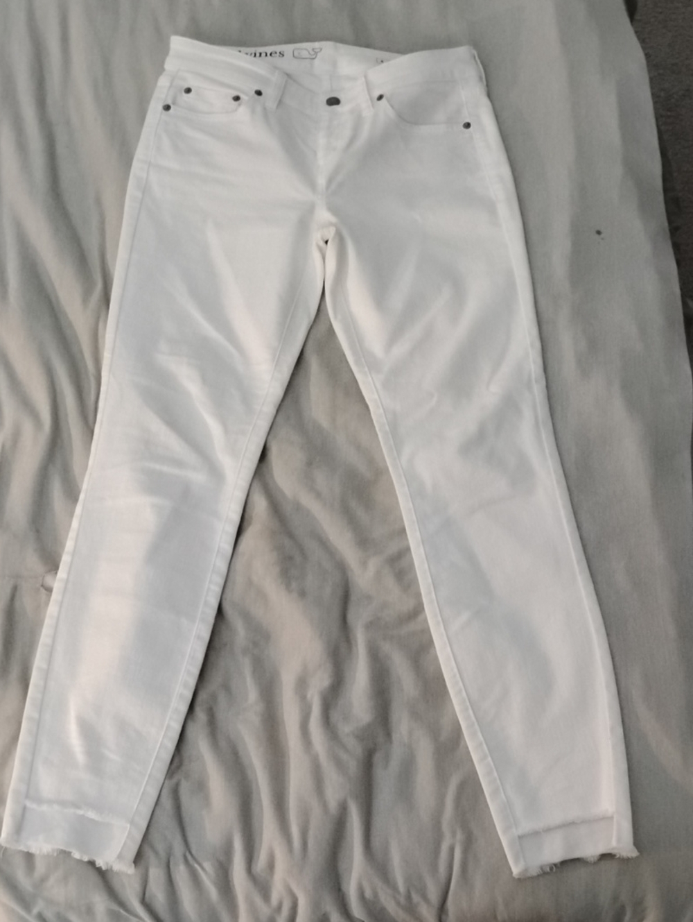Vineyard Vines Skinny Jeans in White
